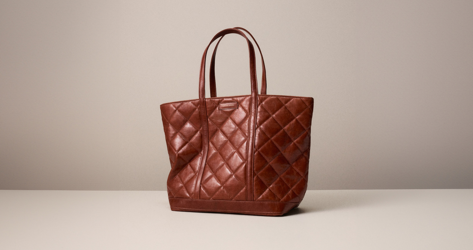 09 CABAS LEATHER 1606x850